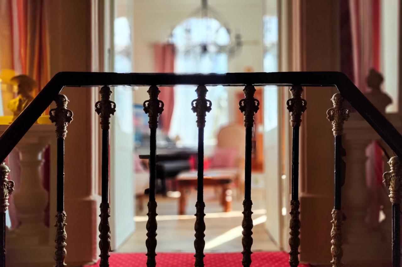 Hotel Des Artistes Тараскон Екстериор снимка