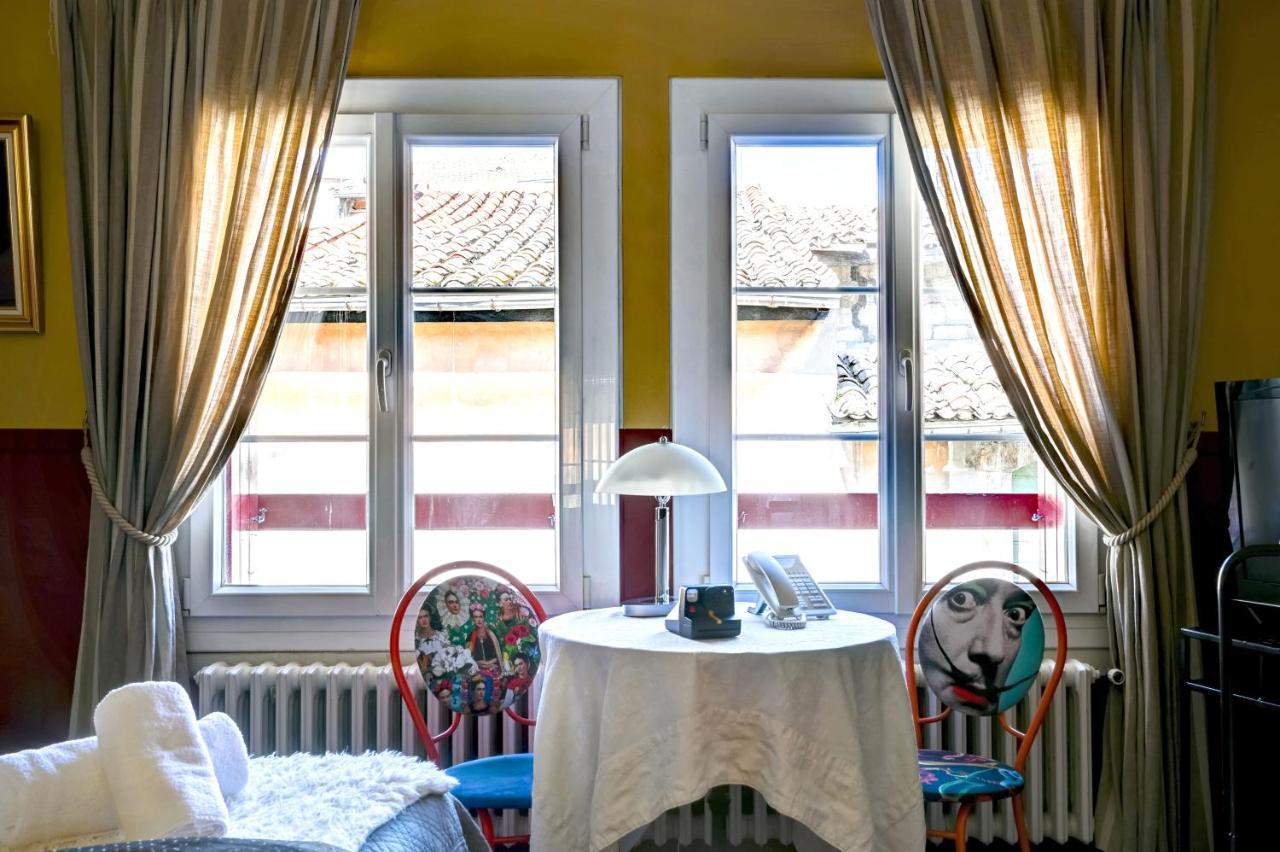 Hotel Des Artistes Тараскон Екстериор снимка