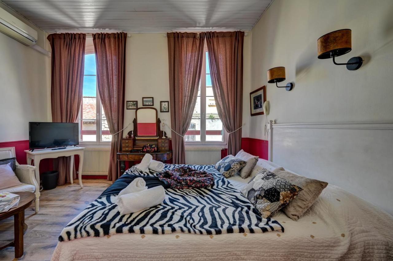 Hotel Des Artistes Тараскон Екстериор снимка
