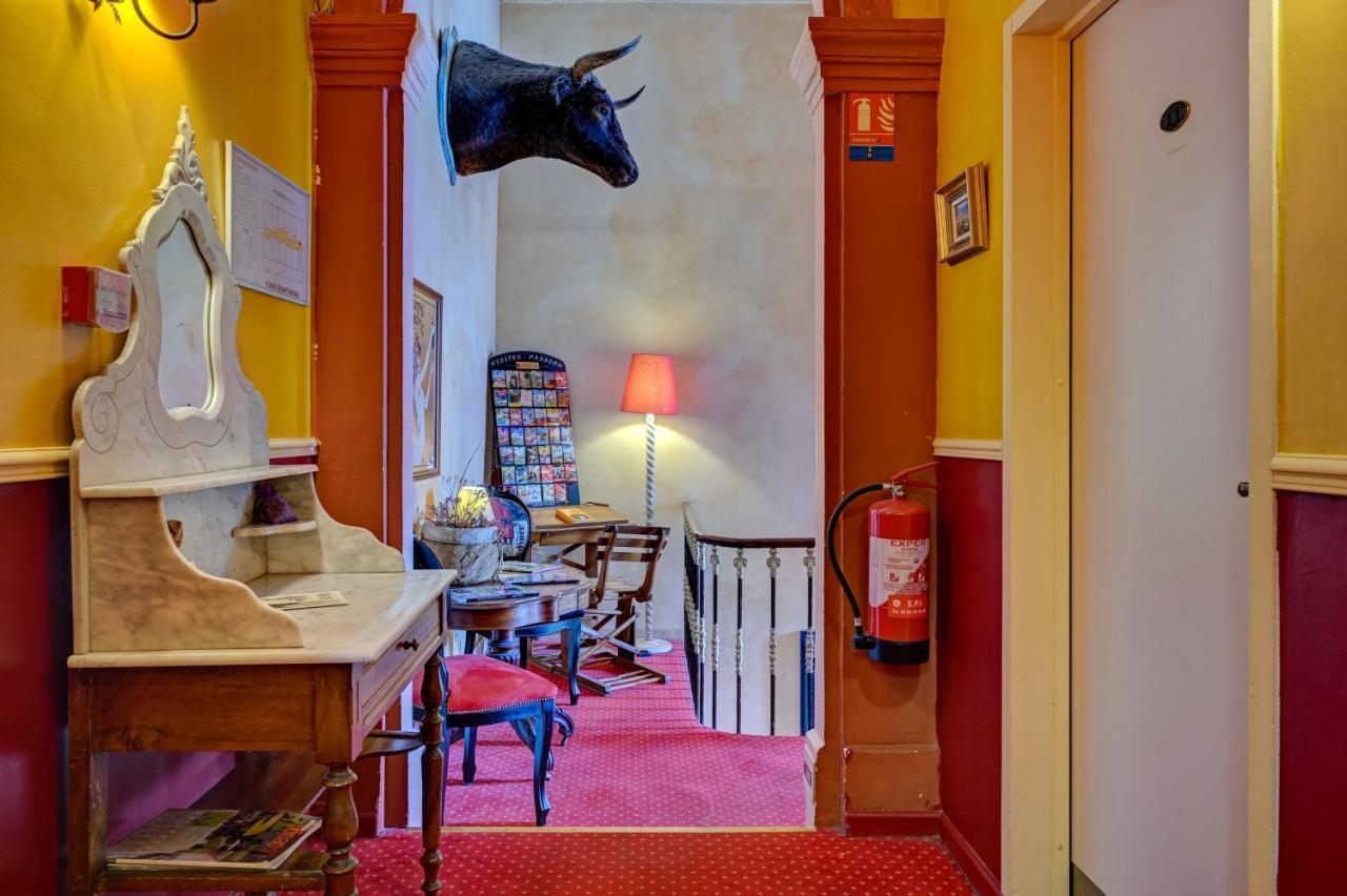 Hotel Des Artistes Тараскон Екстериор снимка