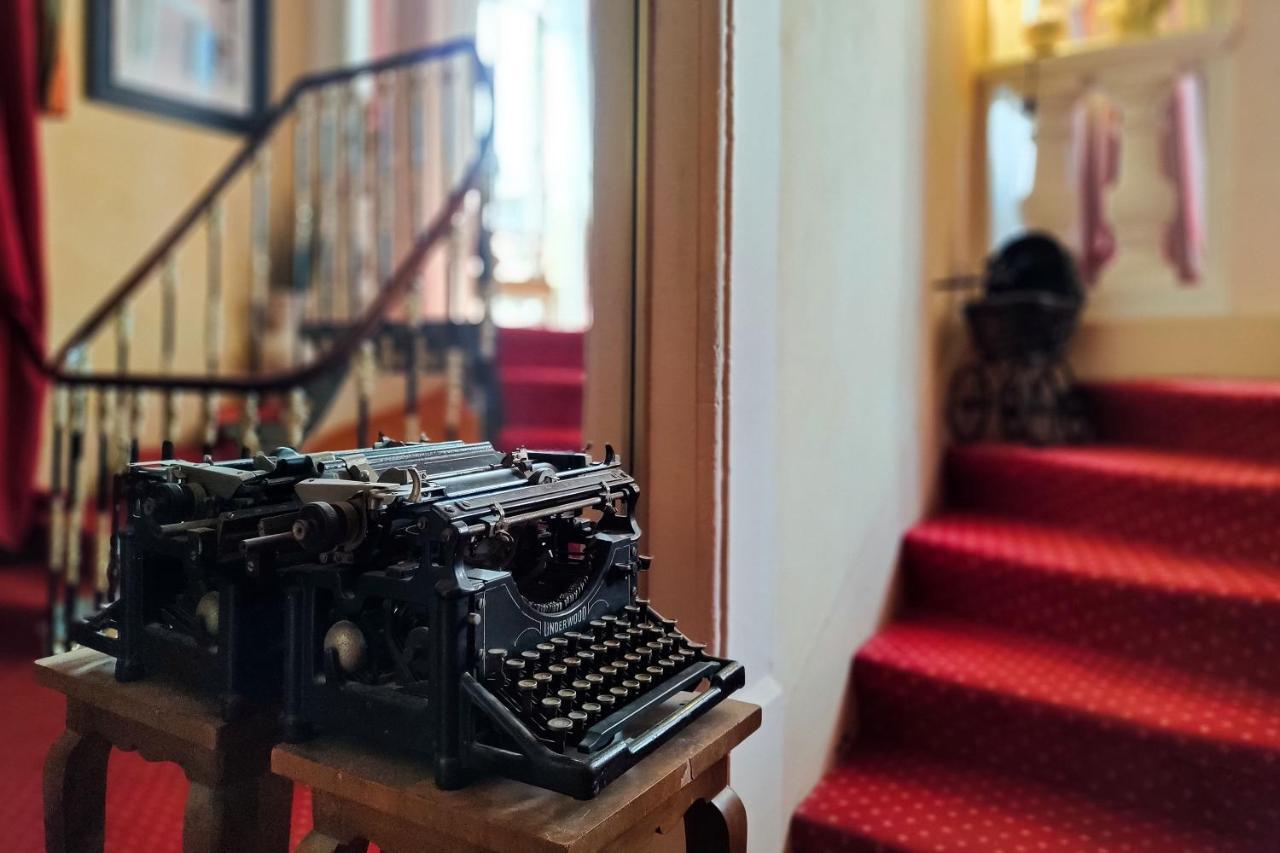 Hotel Des Artistes Тараскон Екстериор снимка